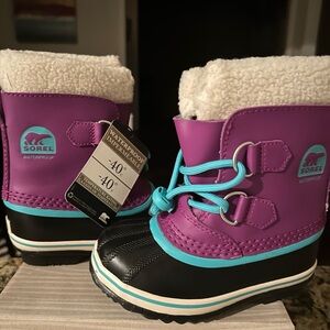 Brand New Sorel Yoot Boots
